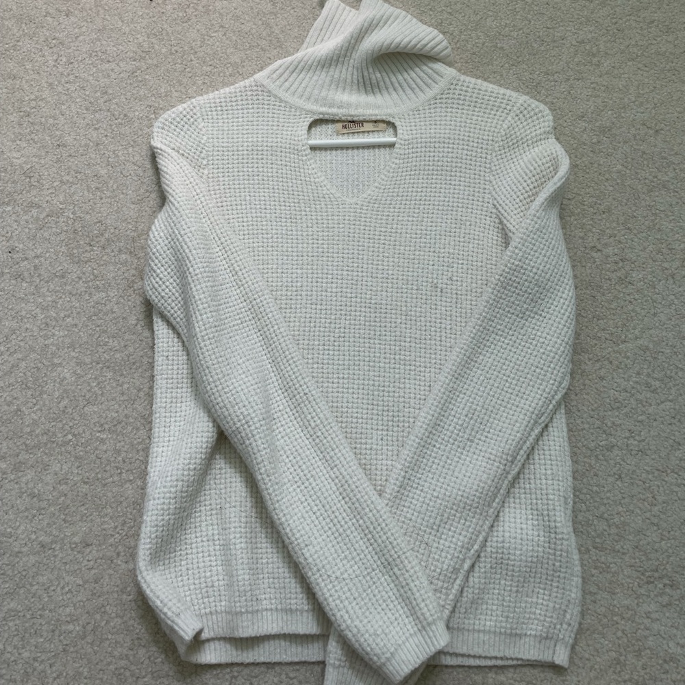v neck cut out white knit turtleneck